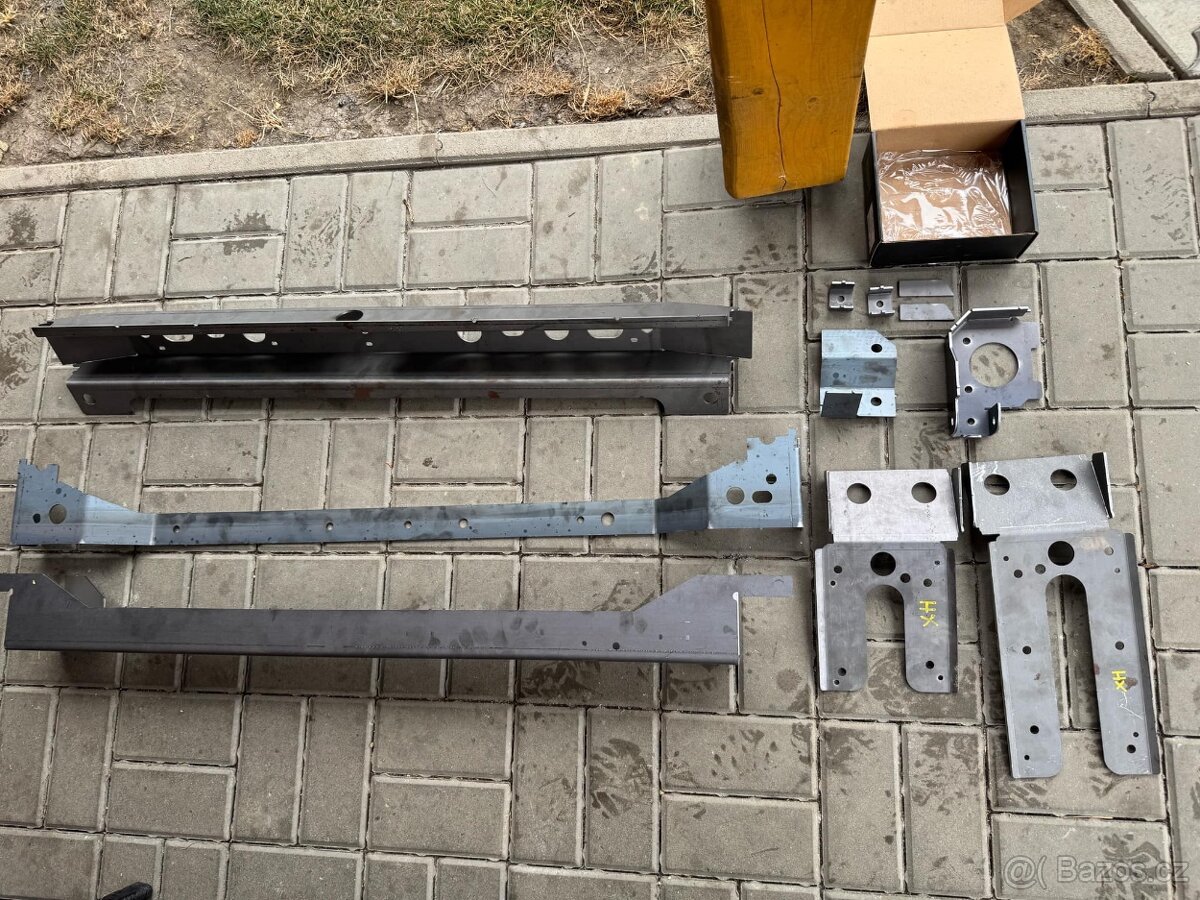 Rám - Rámy na Navara D22 / D40 / Hilux / L200 - 10