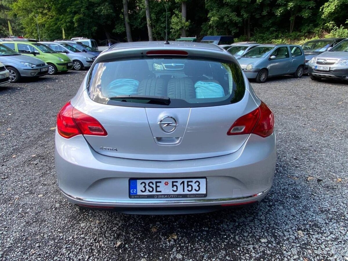 Opel Astra J 1.4i 74kW 1.majitel 78tkm 2015 STK 5/27 - 10