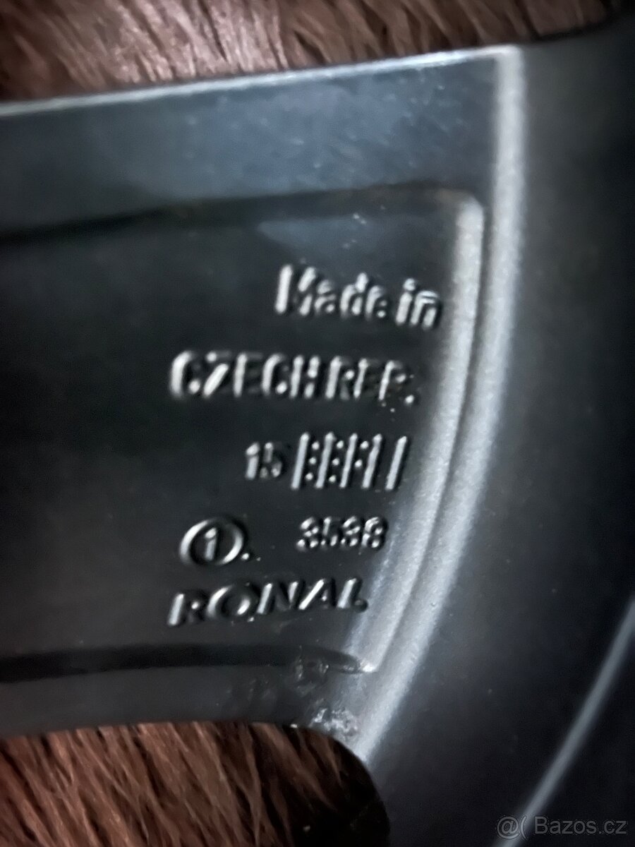 Alu kola 215/55/R17 originál škoda - 10