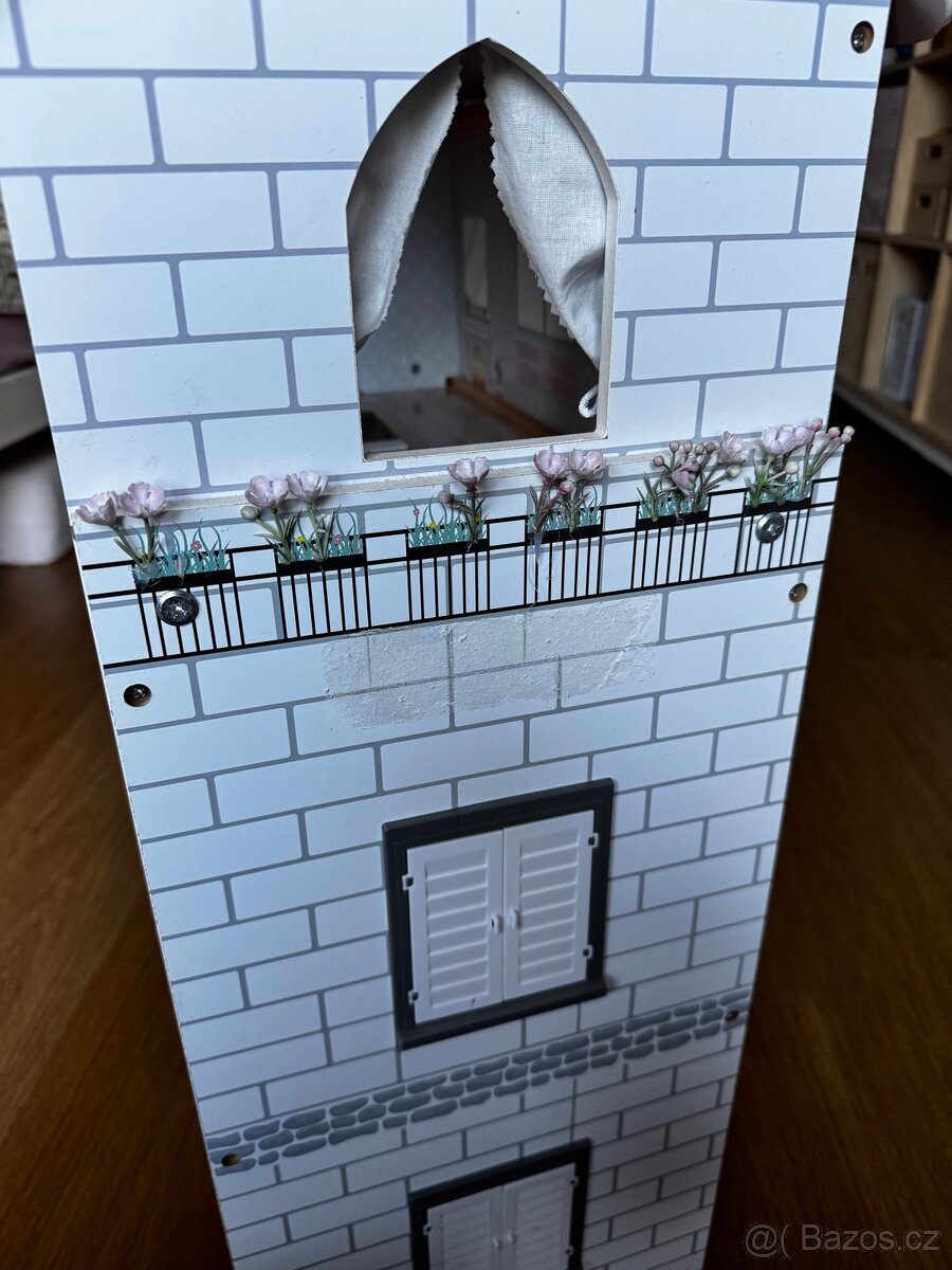 Domeček pro panenky s vybavením - 10