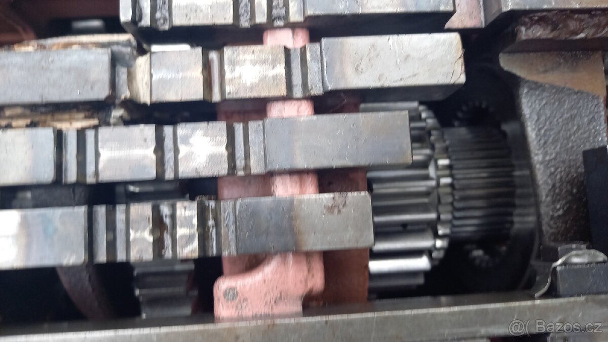 Zetor6718/převodovka (zadek) - 10