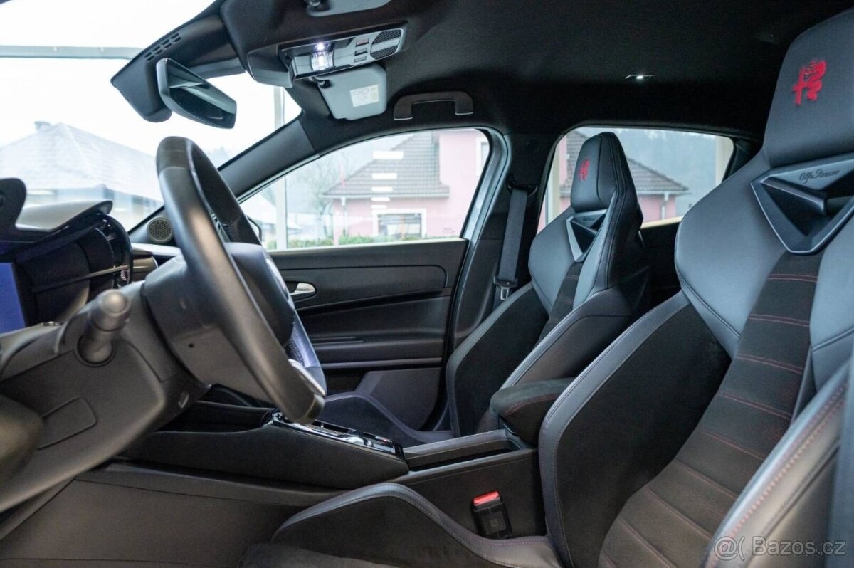 Alfa Romeo Junior Speciale 54kWh - 10