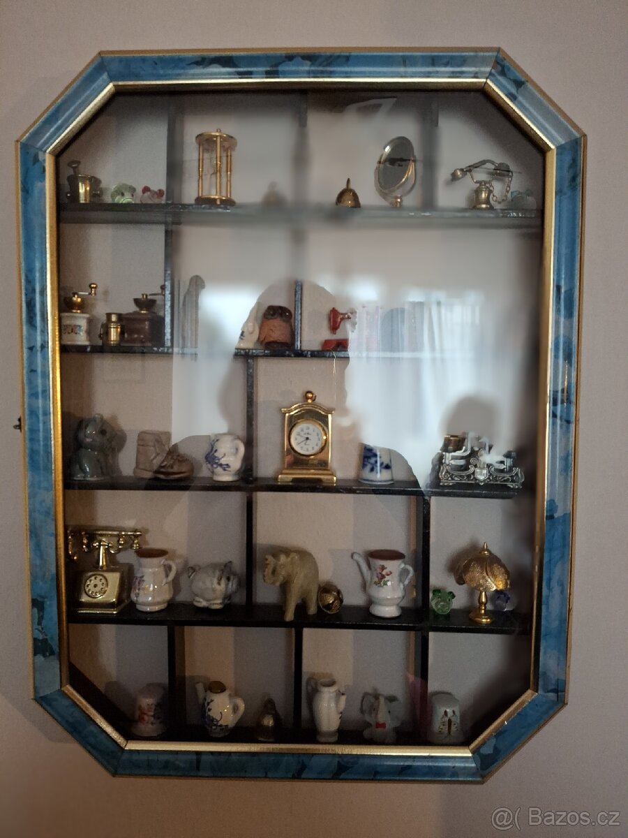 Vitrína s miniatury - 10