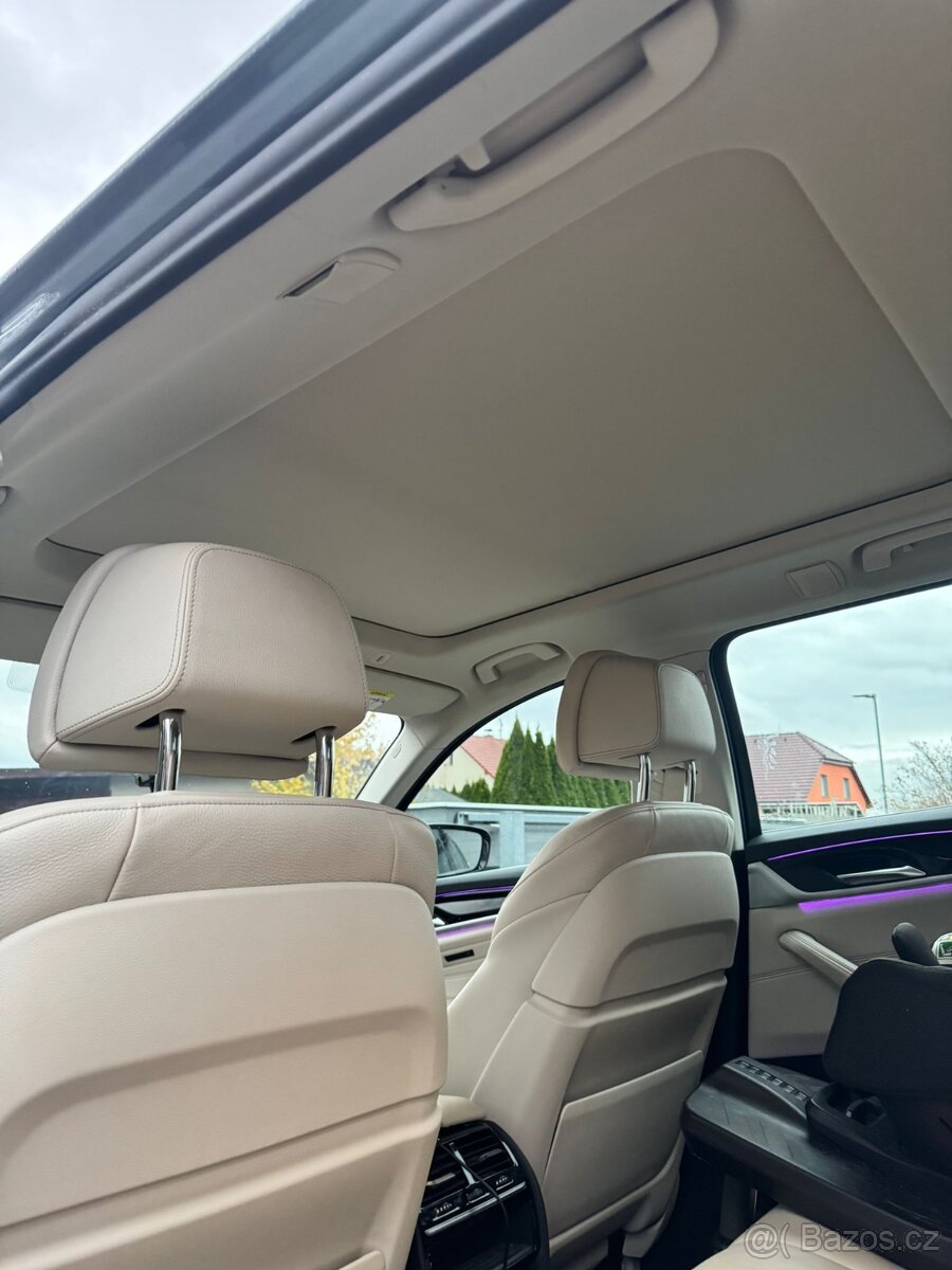 BMW 540i xDrive 2019 (G31) - 10