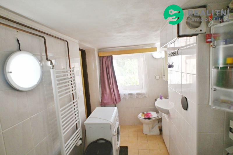 Prodej rodinného domu 172 m2, pozemek 3 735 m2 - 10