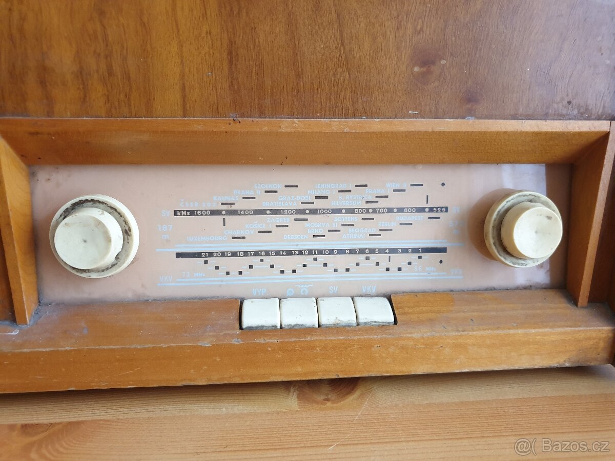 Staré rádio - gramofon + desky - 10