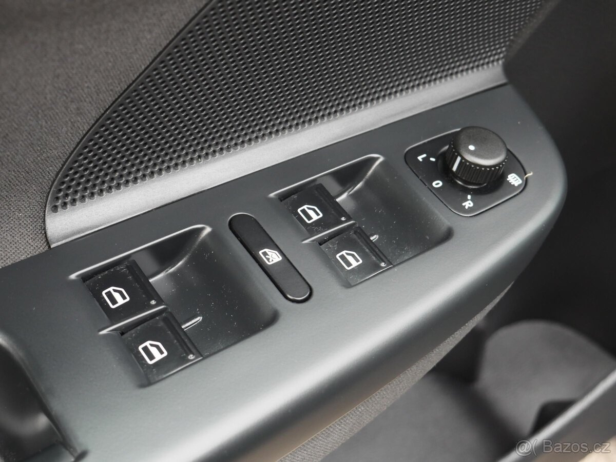 Volkswagen Golf 1.6TDi , 77 kW nafta, 2012 - 10