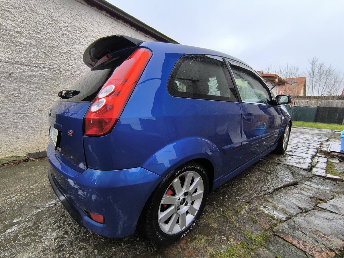 Ford fiesta ST150 - 10