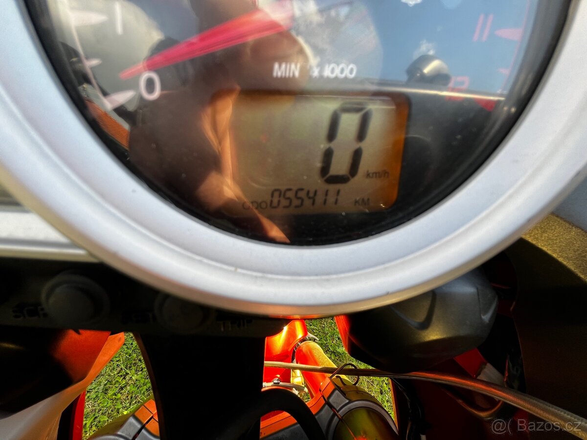 Triumph Tiger 1050 - 10