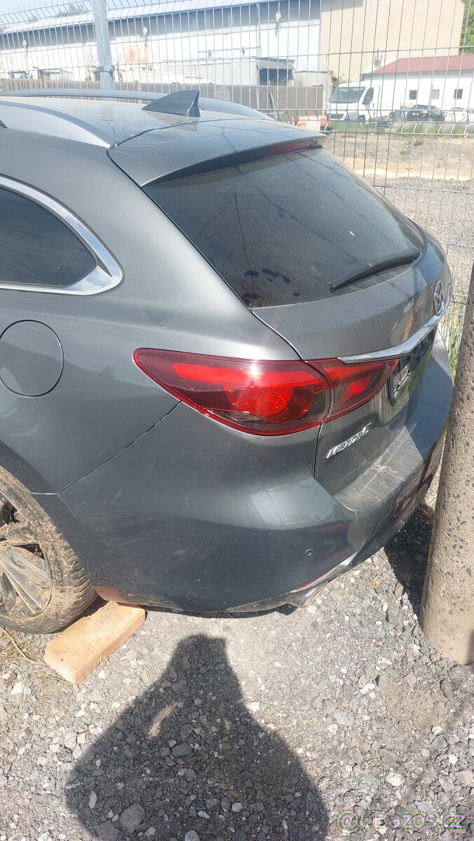 Prodám havarovanou Mazda 6, nafta 135kw, r.v. 2019 - 10