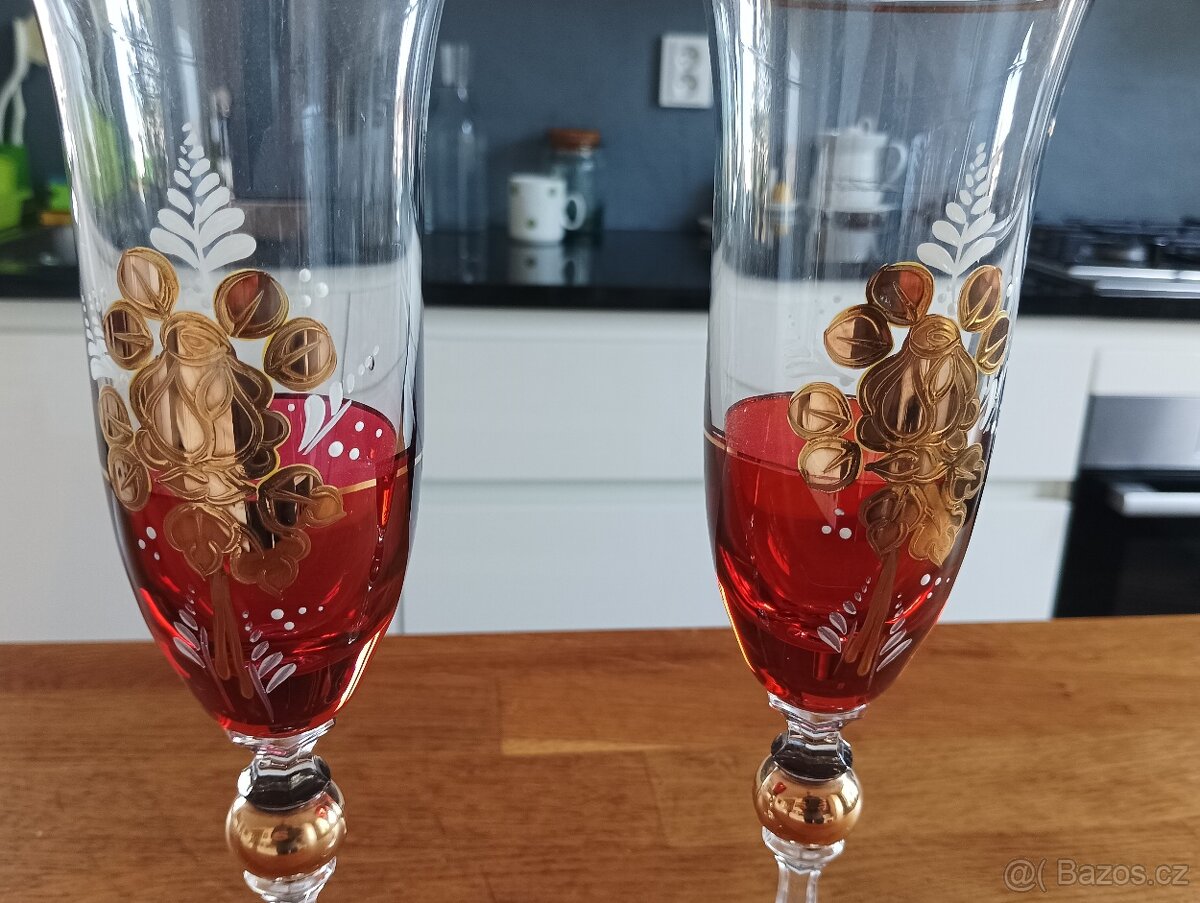 PÁROVÉ DEKOROVANÉ SKLENKY NA VÍNO - 10