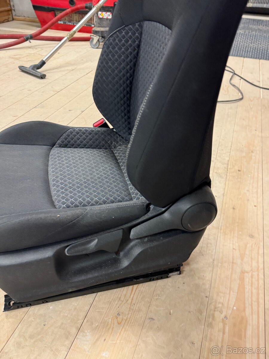 Toyota CHR, kompletní přední i zadní sedačky - 10