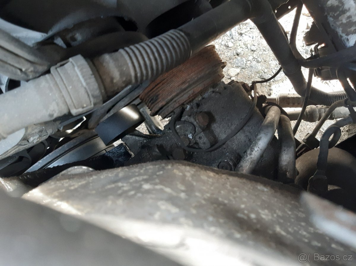 VW Passat B5 2,3 VR5 110kW SYNCRO 4x4, AGZ - díly - 10