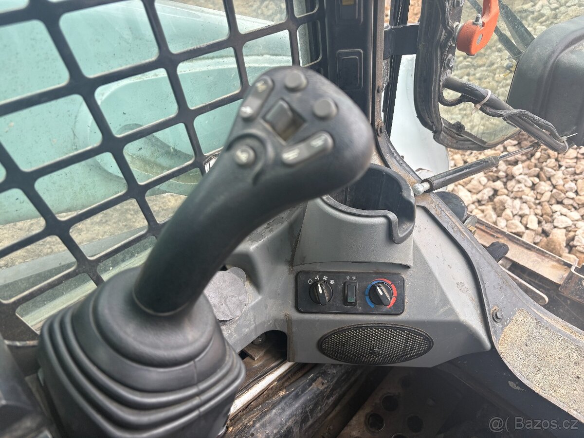 Bobcat S570 nakladač - 10