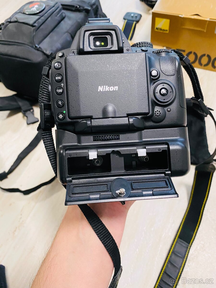 Nikon D5000 + kompletní výbava - 10