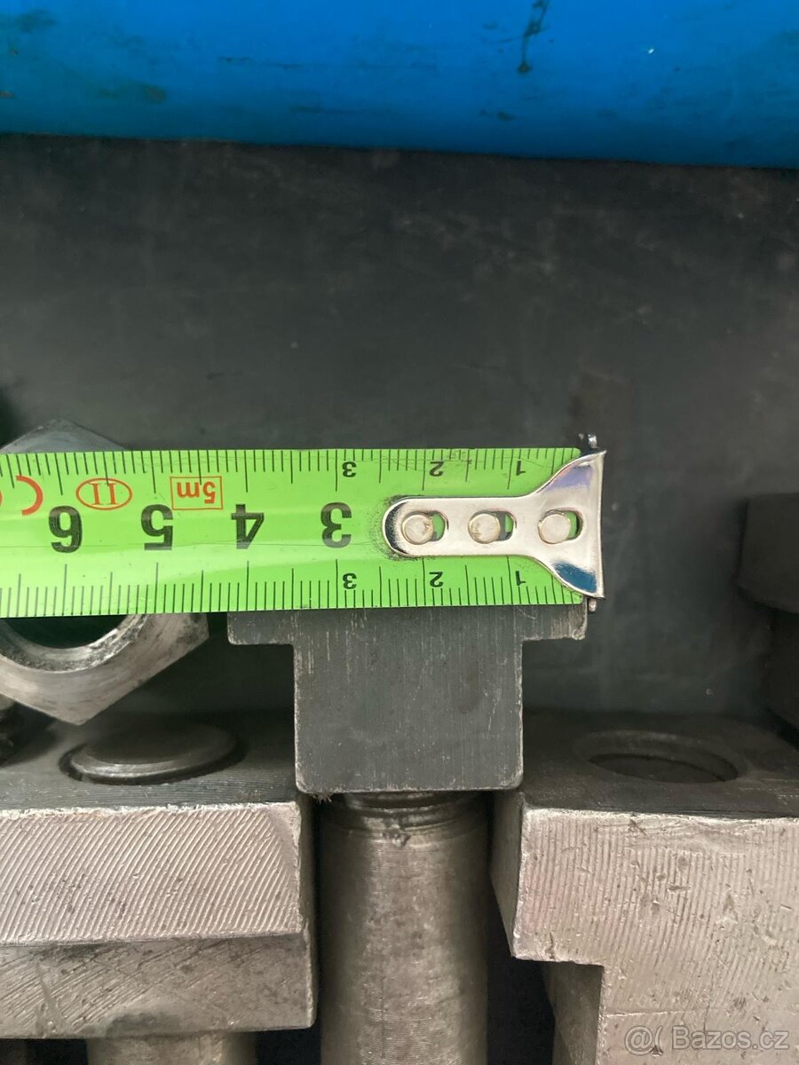 upínky - kameny - šrouby - 10