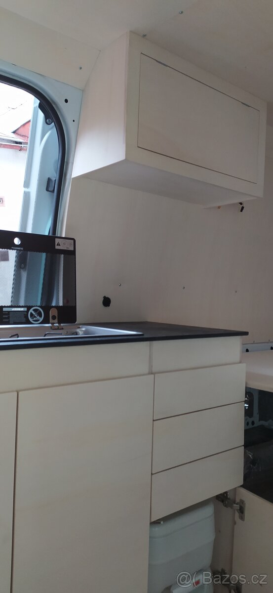 Spací,obytná vestavba - 10