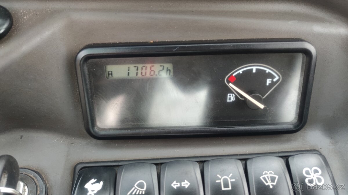 Pásový Minibagr Volvo EC18D - 10