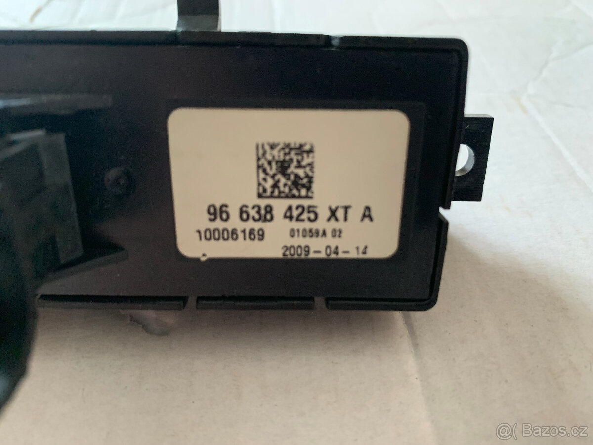 Řadící páka, spínače středové konzole Peugeot 3008 I - 10