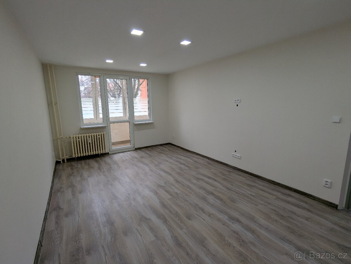 Pronájem bytu 3+1, Ostrov u Karlových Varů - 10