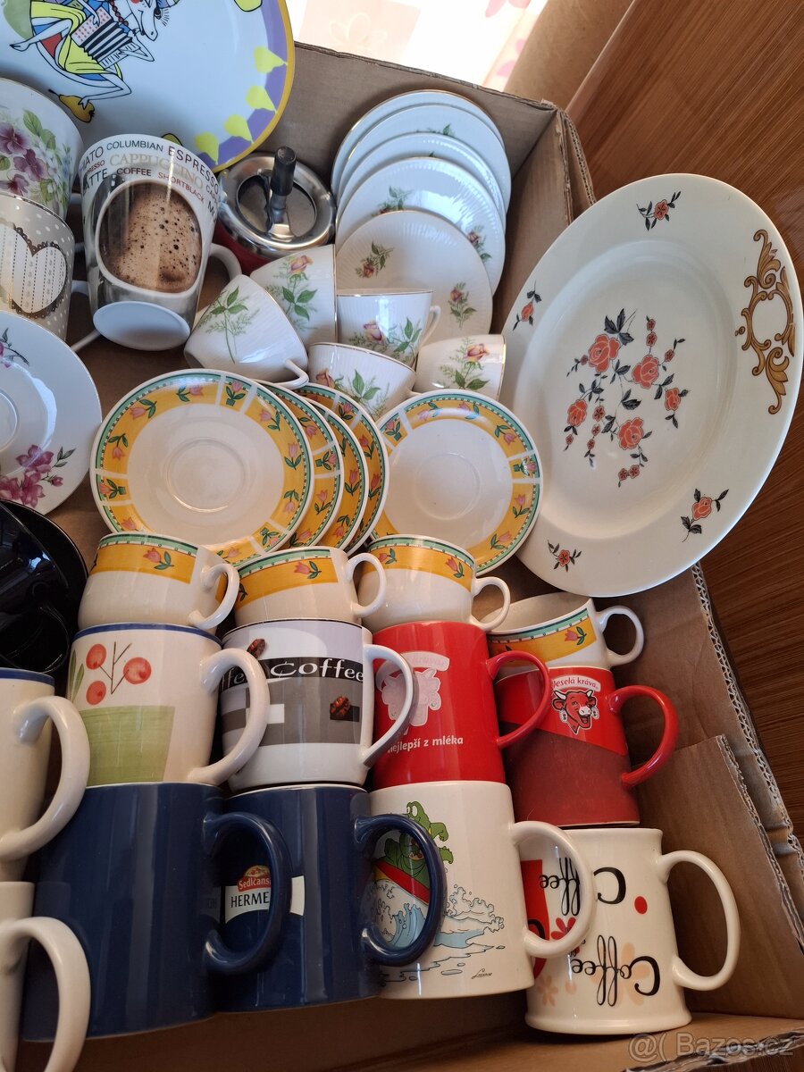 Hrnky, šálky, podšalky a talíře - 10