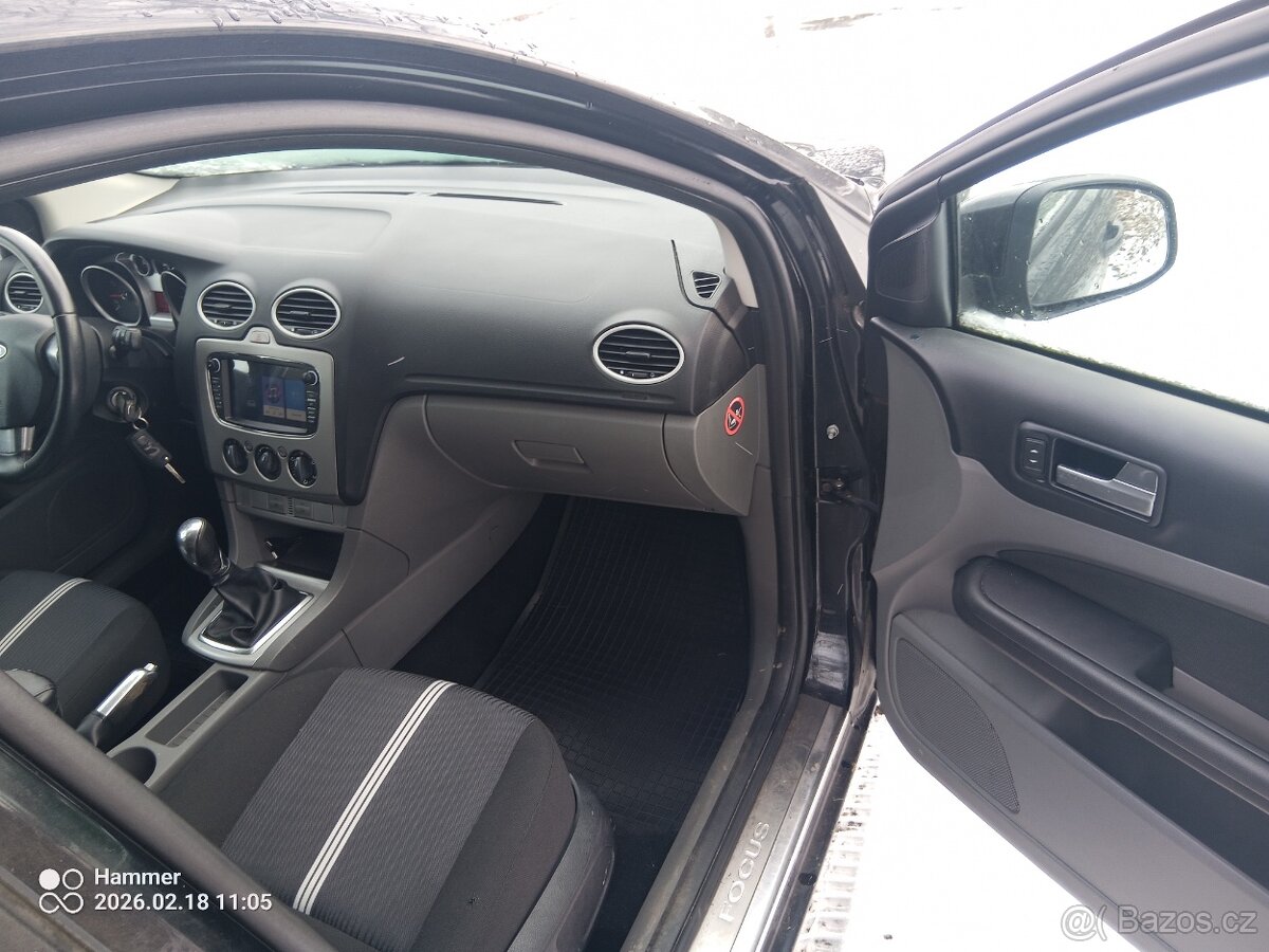 Ford Focus kombi 1.6 benzín 74 kW 2010 - 10