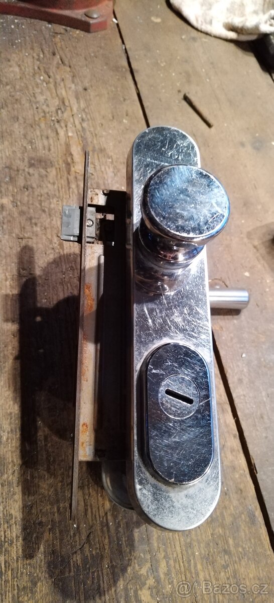 dveřní zámky - 10