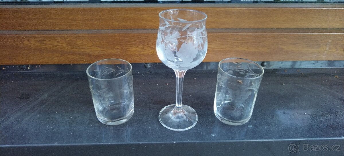 červené skleničky - 10