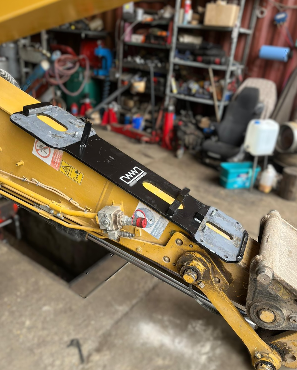 Hydraulický pridržovací prst na bagr, rýpadlo CAT a jiné - 10