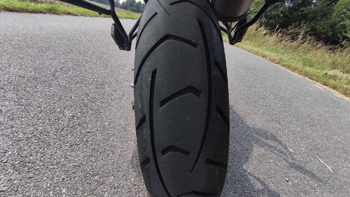 Triumph Tiger 800 XRX - 10