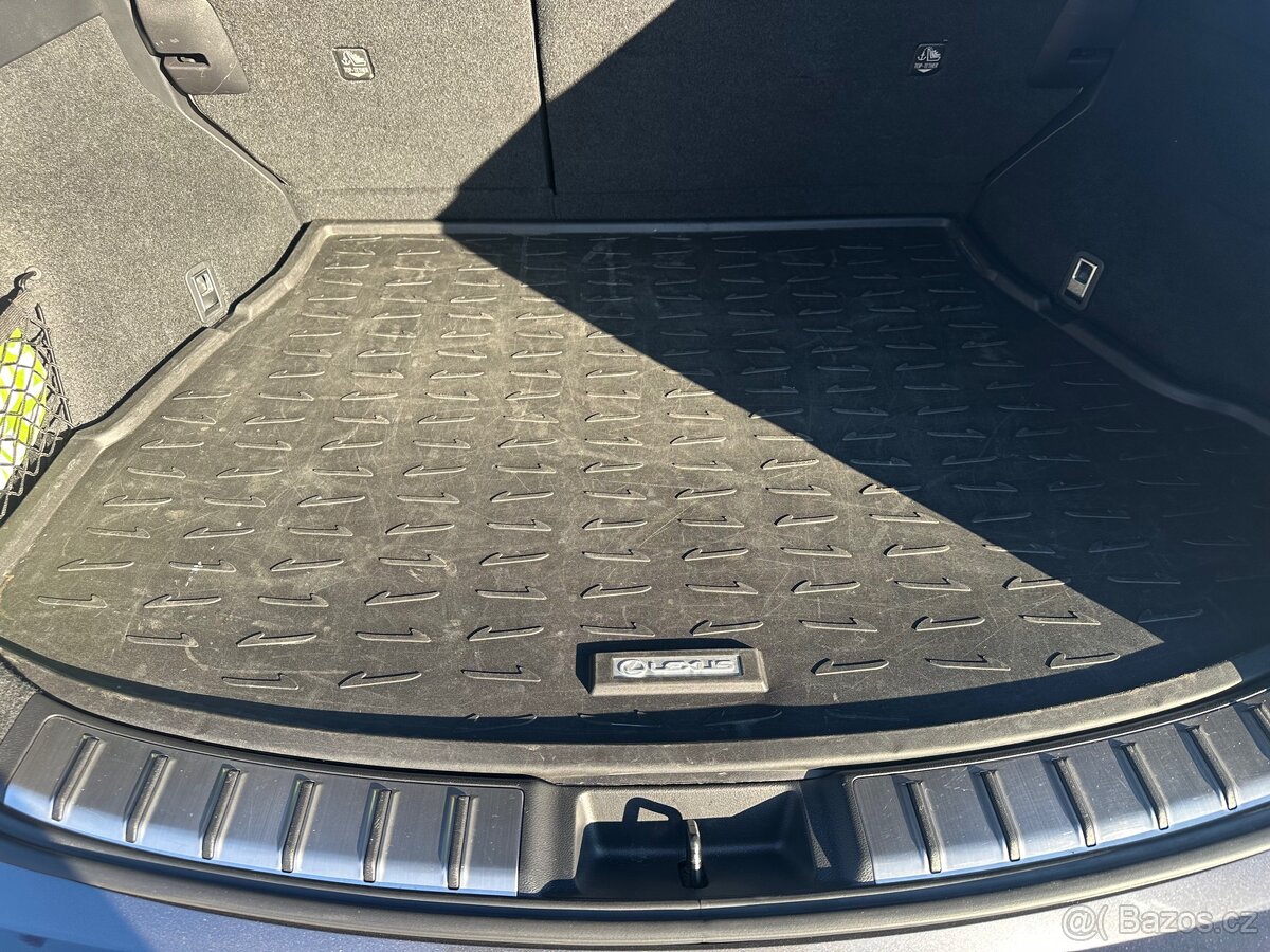 LEXUS NX 450h+ Executive (zár.10 let na plug-in) - 10