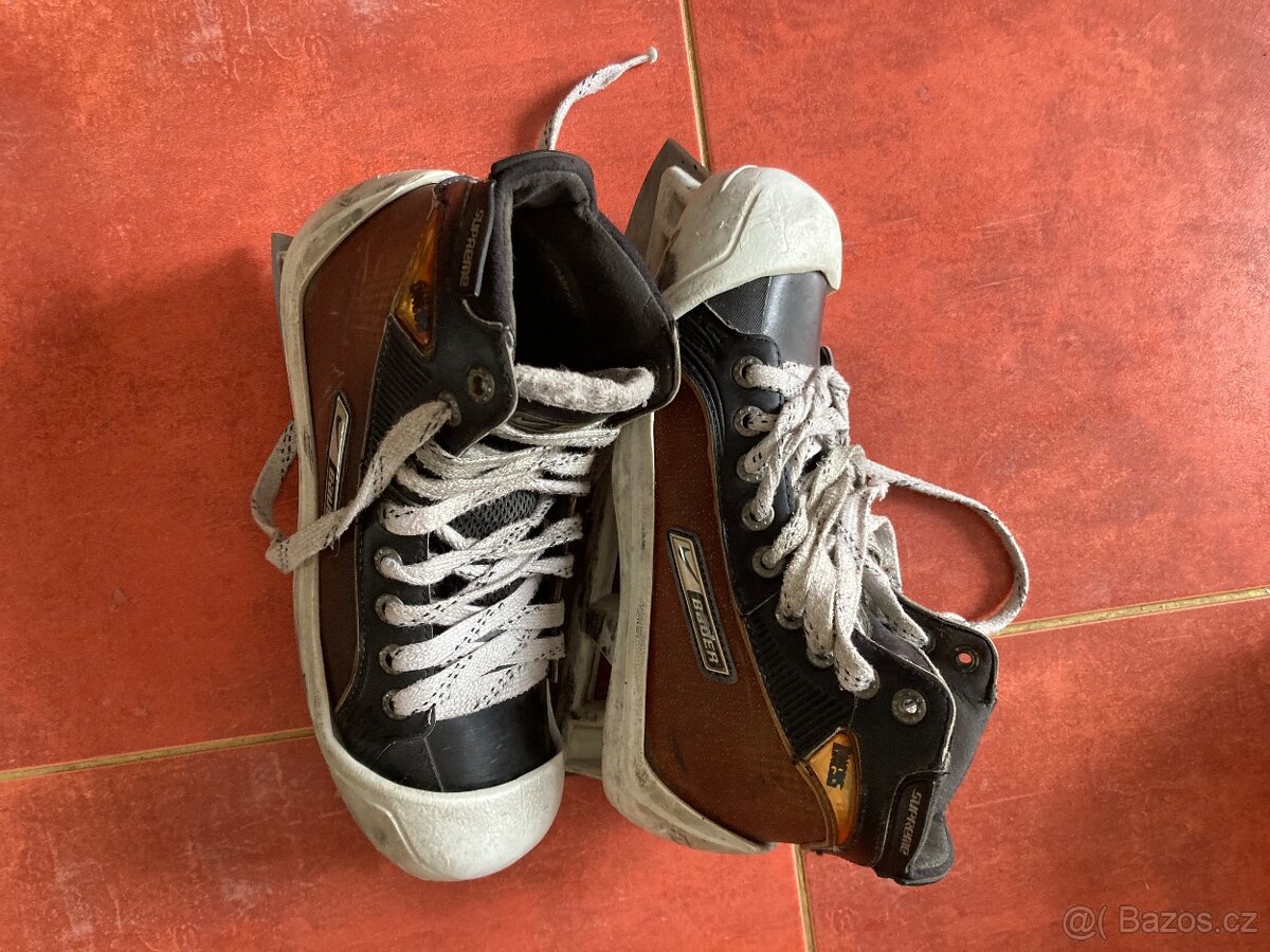 Brankařská výstroj - 10