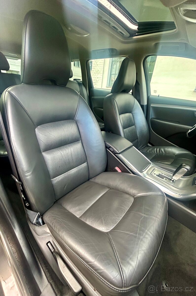 VOLVO V70 2.0D4 120KW 5VÁLCE SUMMUM AUT-KUŽE-Bi XENON-ACC - 10