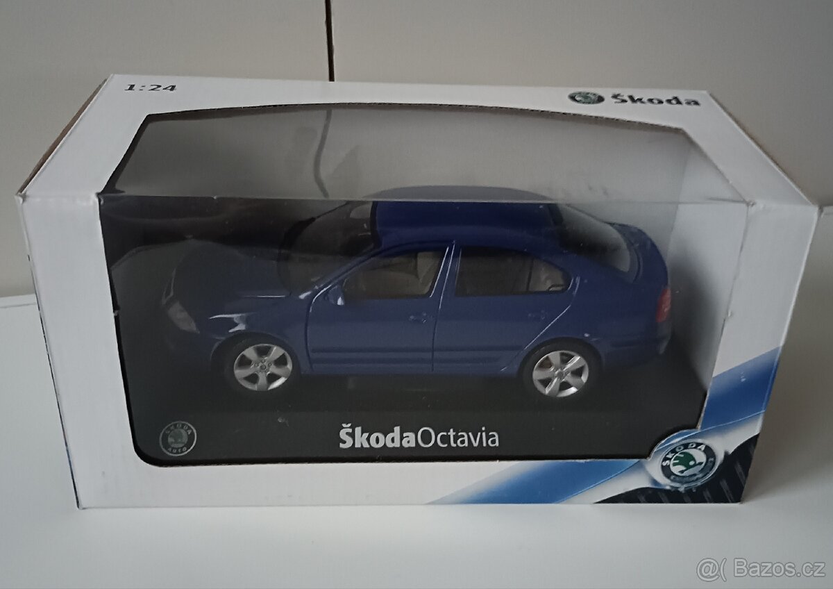 Škoda Octavia modrá 1:24 Abrex - 10