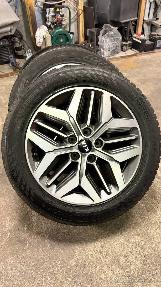 Kia 215/55/17 - 10