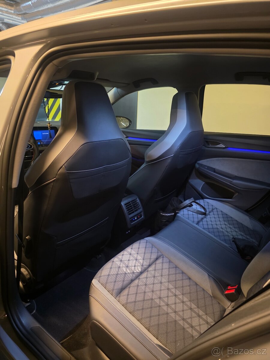 Golf 8 2.0 TSI R-Line - 10