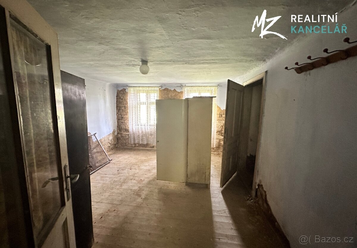 Prodej usedlosti se sadem a rozlehlou zahradou ve Zlámance - 10