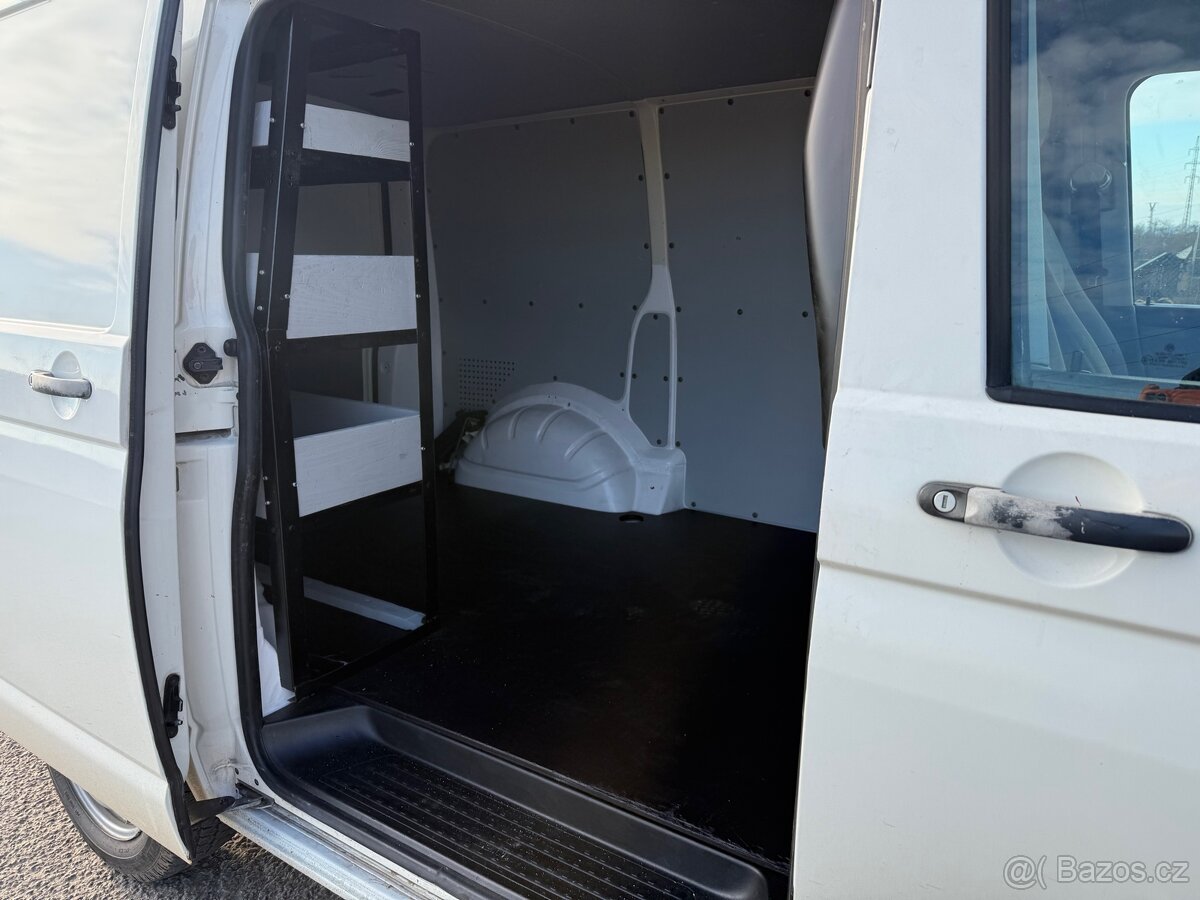 VW Transporter T5 - 10