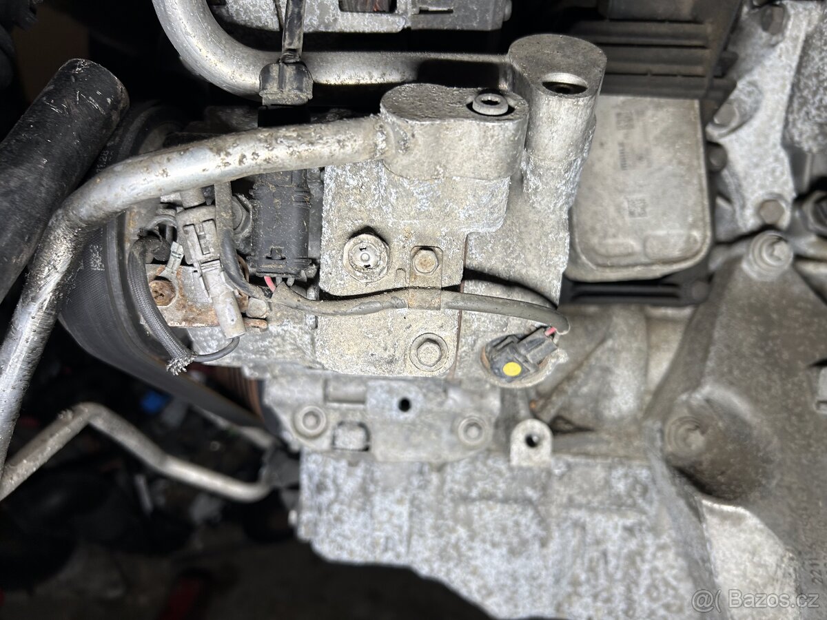 BMW E91 320D díly z motoru N47D20C - - 10