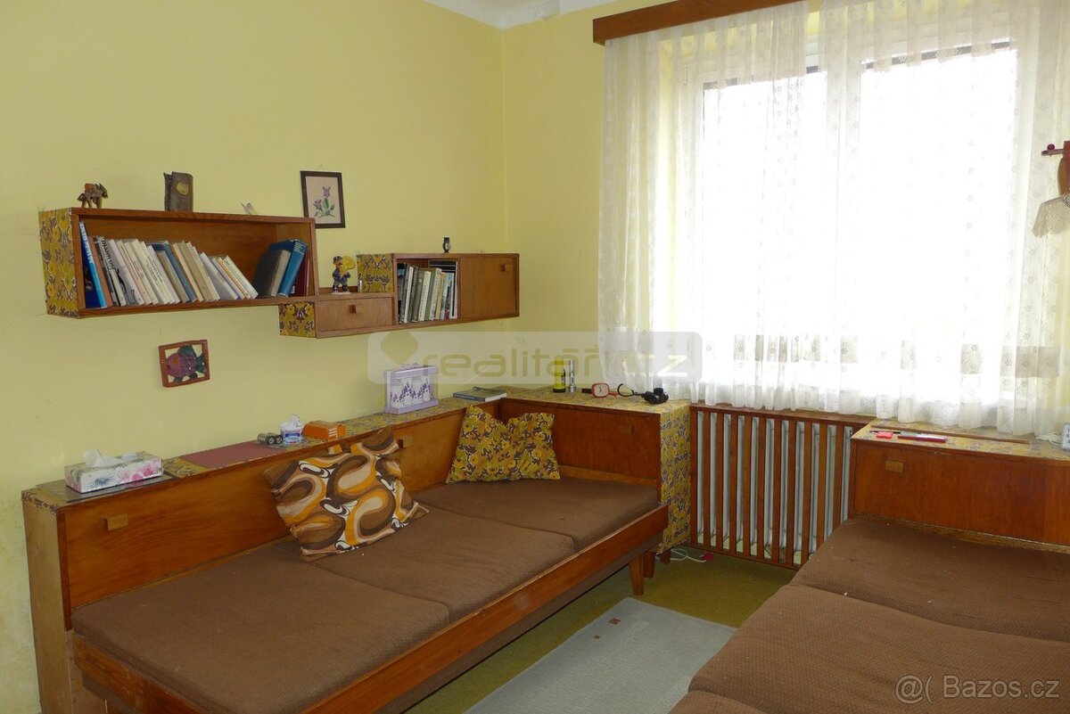 Prodej prostorného cihlového bytu 3+1 s balkonem a zahradou - 10