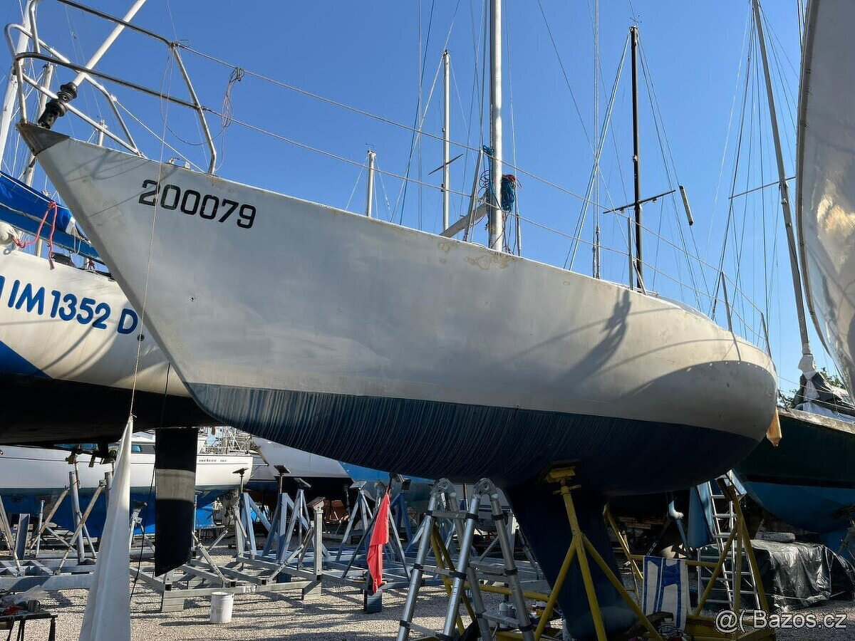 Kajutová plachetnice 9 m. - 10