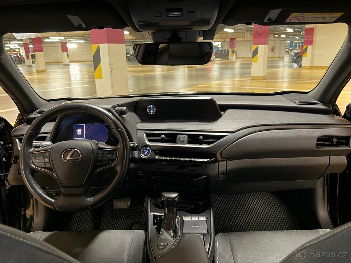 Lexus UX 250h - 10