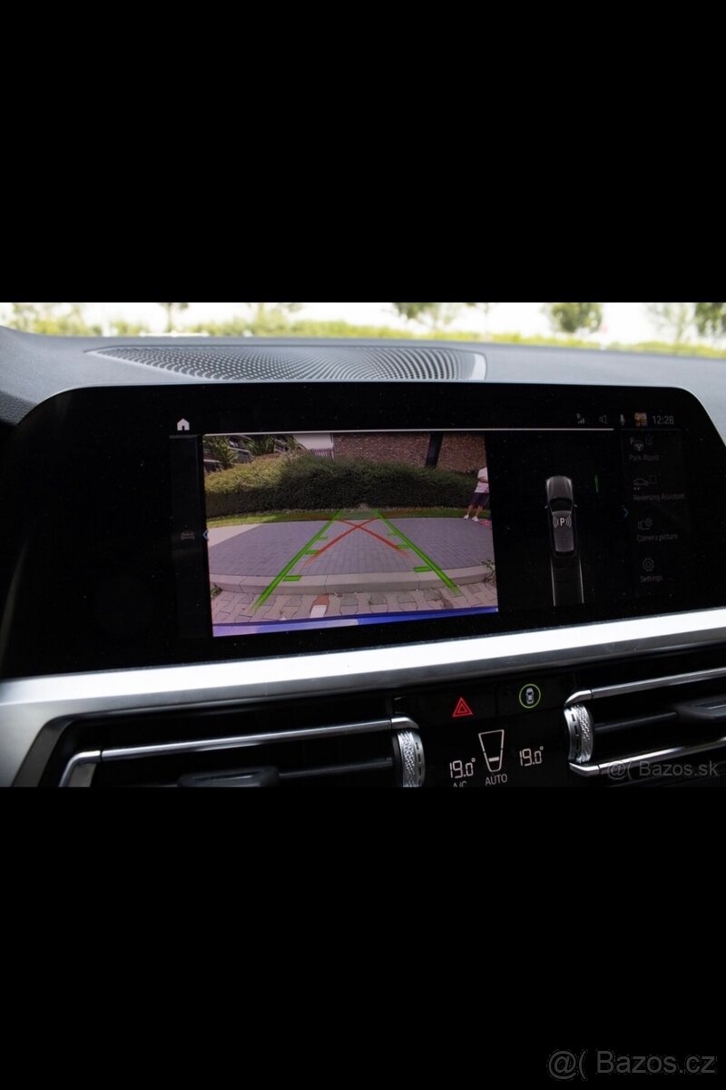 BMW 330e Touring M Sport 2022 – plná výbava, stav jako nový - 10