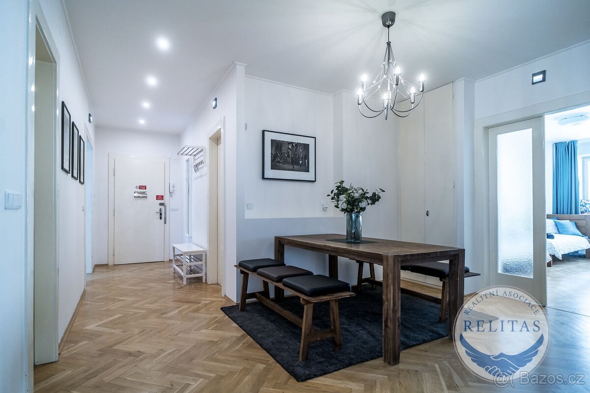 Pronájem klimatizovaného bytu 4+kk, 124 m² + 2xB, 3 neprůcho - 10