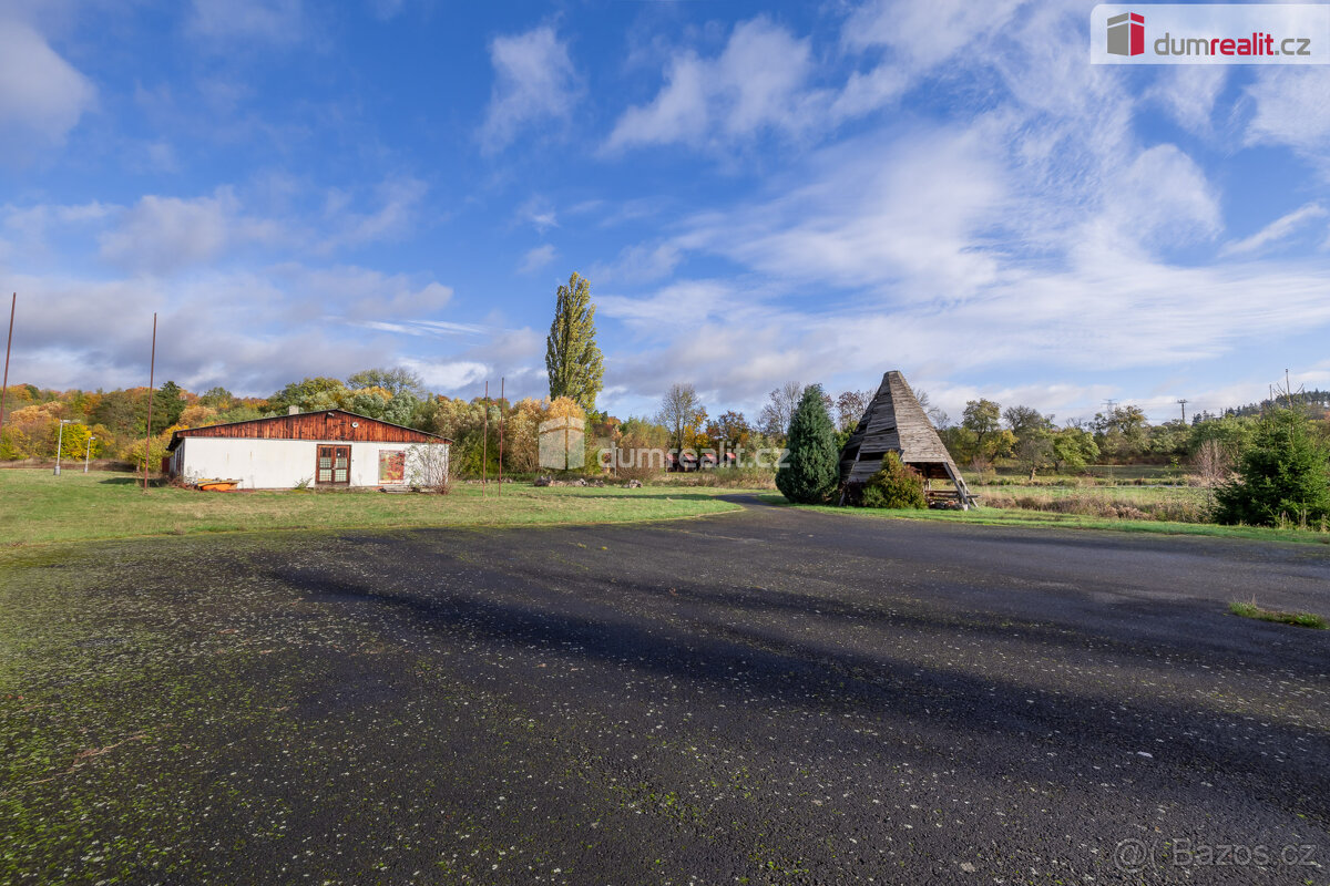Prodej ubytovacího zařízení s pozemkem 43.069 m2 - Kostrčany - 10