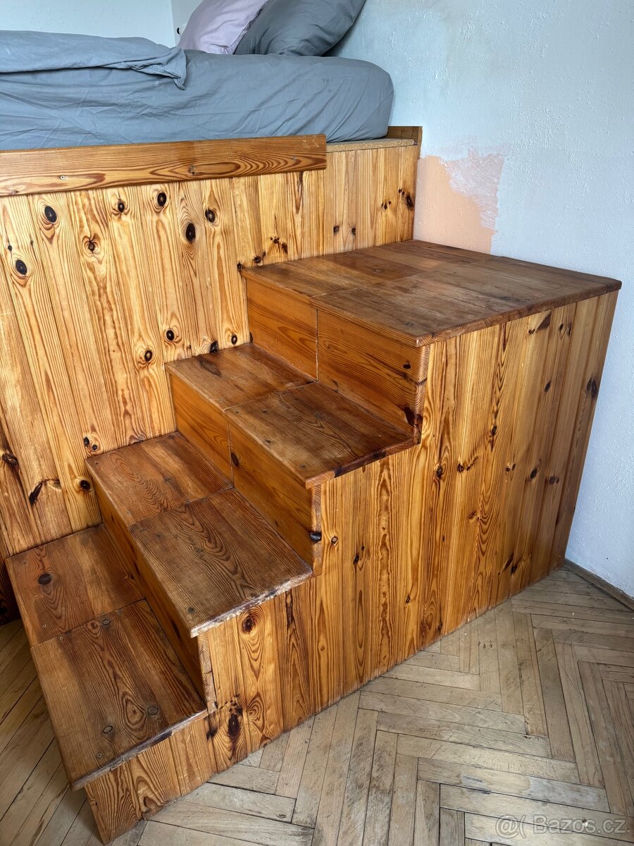 Postel s úložným prostorem - 10