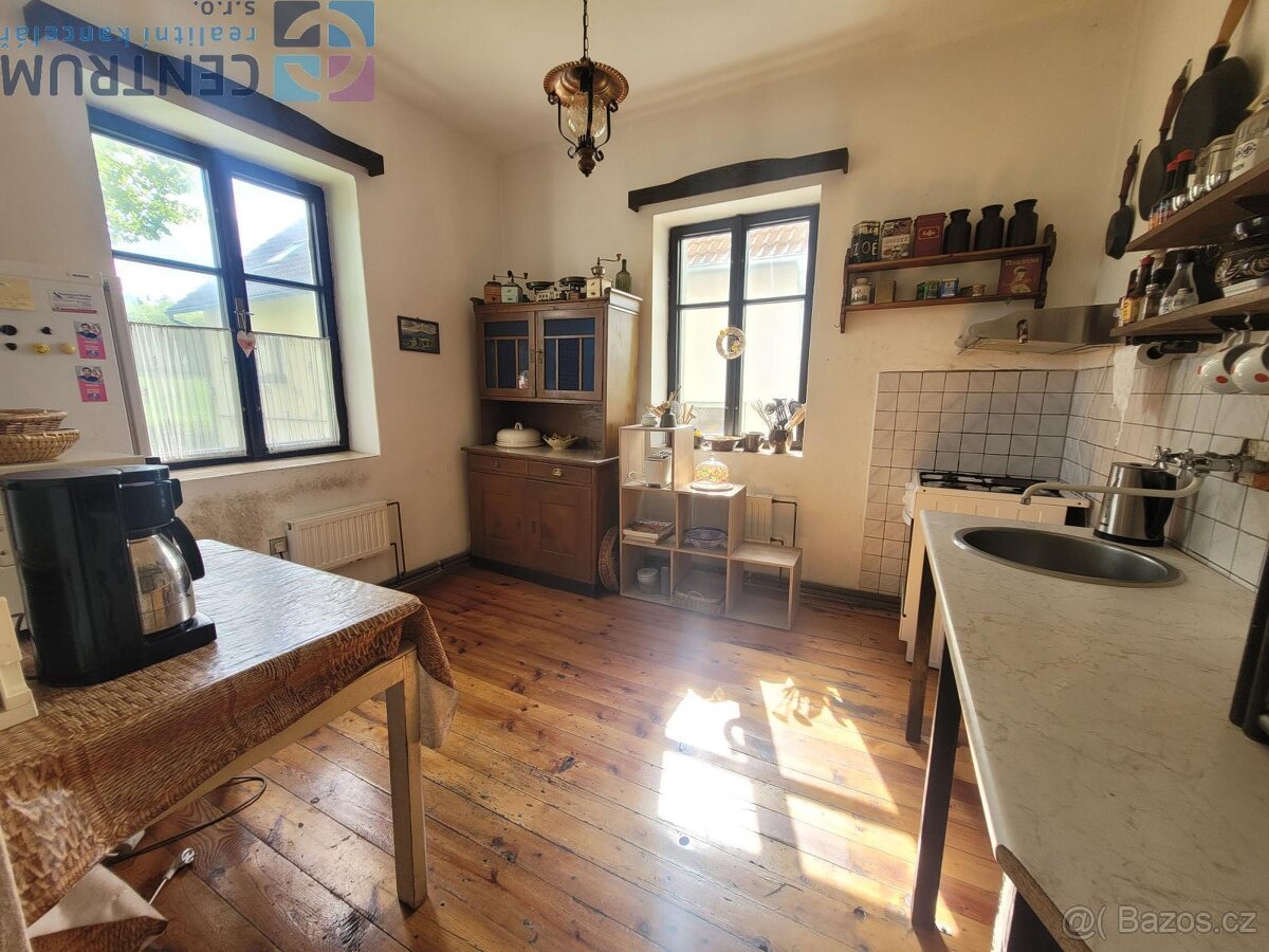 Rodinný dům v obci Bláhov u H - 10
