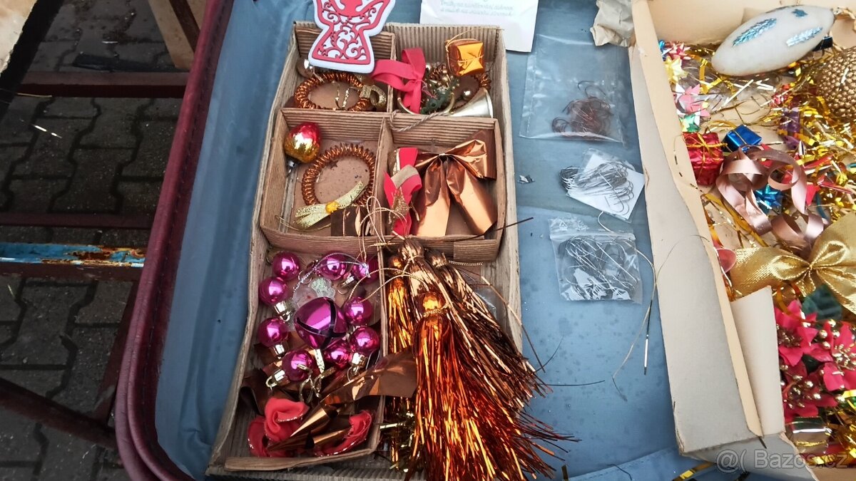 Retro vánoční ozdoby ,řetězy,rolničky a jiné . - 10