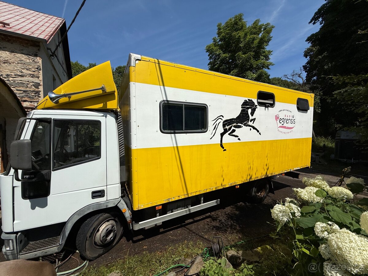 Kamion přepravník na koně - 10