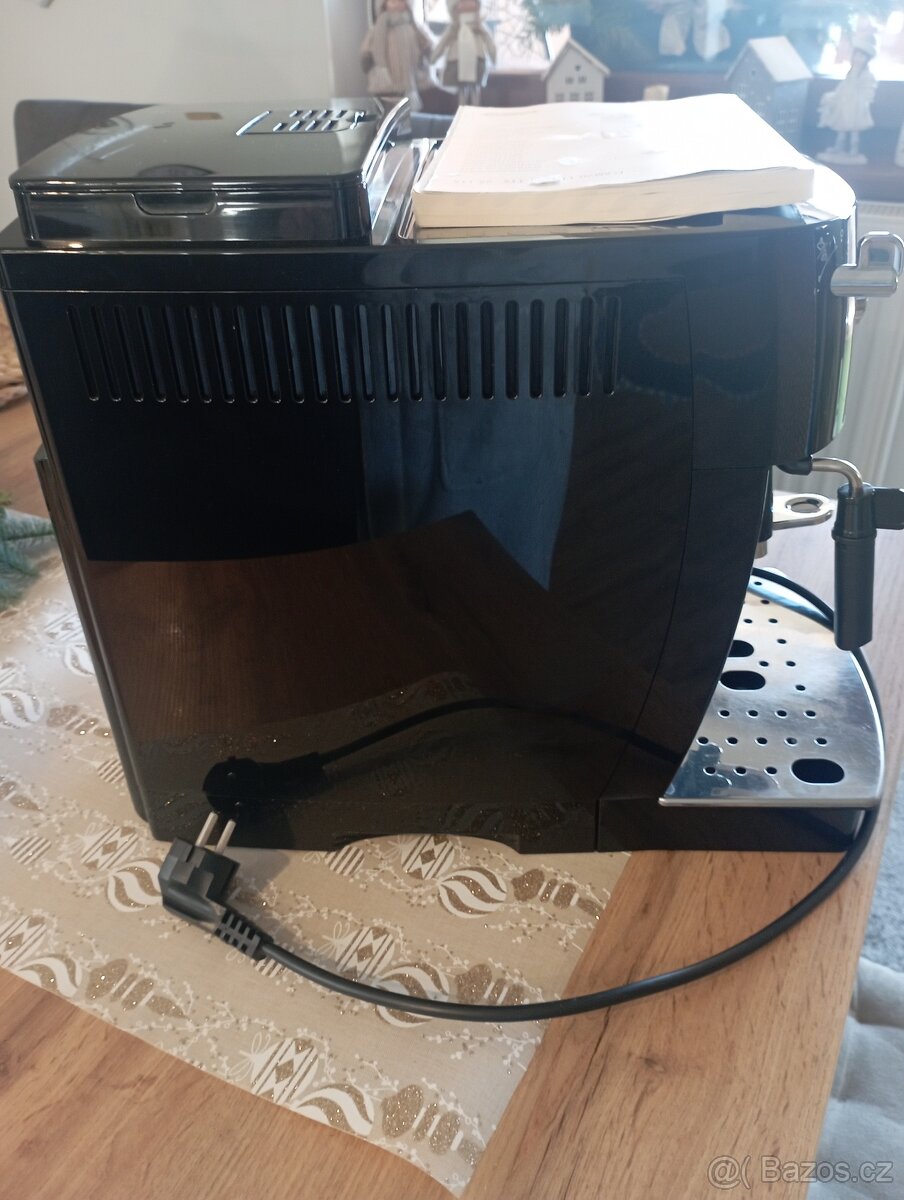 Kávovar DeLonghi magnifica S - 10